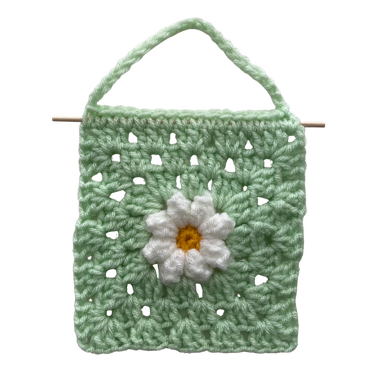 Daisy Wall Hanging (Pastel Green)
